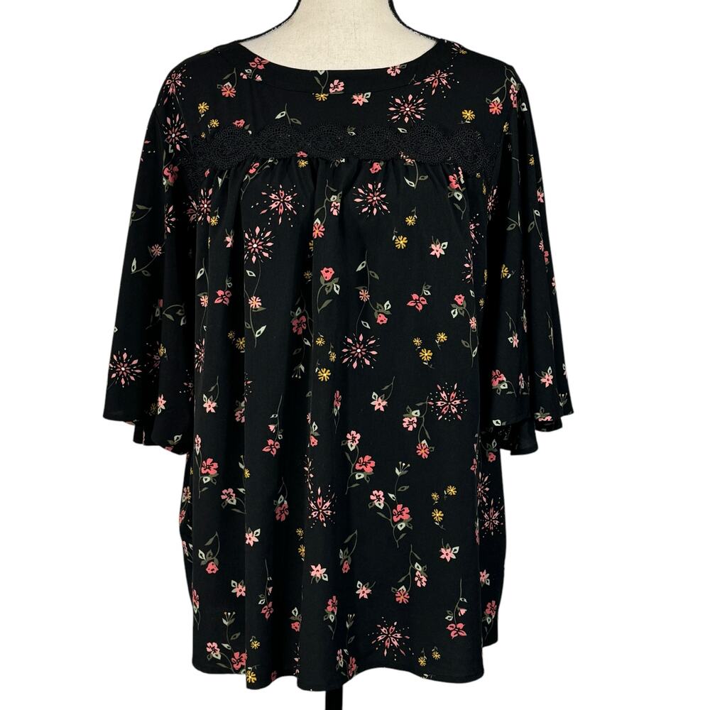 Lane Bryant SZ 20 Top Floral Butterfly Sleeve Crochet Keyhole Round Neck Stretch